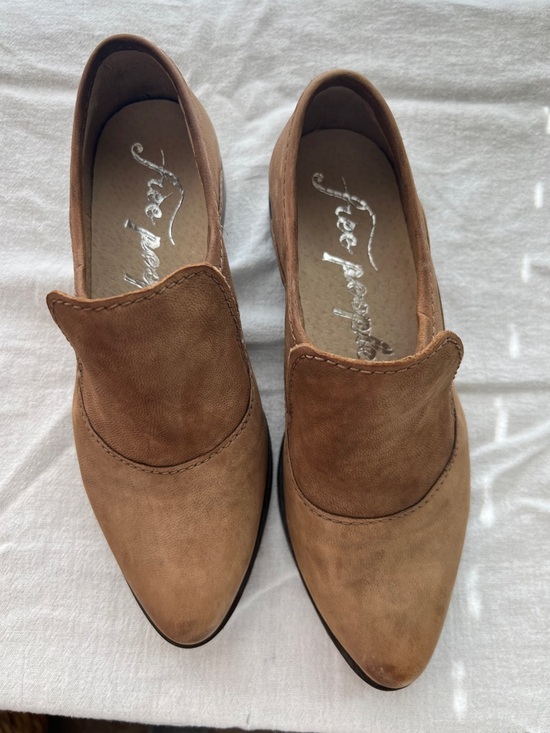 Free People Shoes - Free People All Leather Pointed-Toe Slip-On Flats EU 35 / US SZ 5